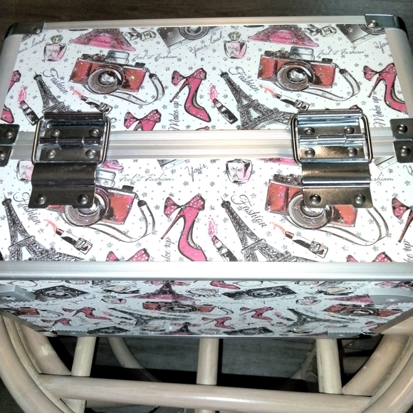 Chic Parisian Print Makeup Case Fashion Paris Fun - Picture 7 of 10